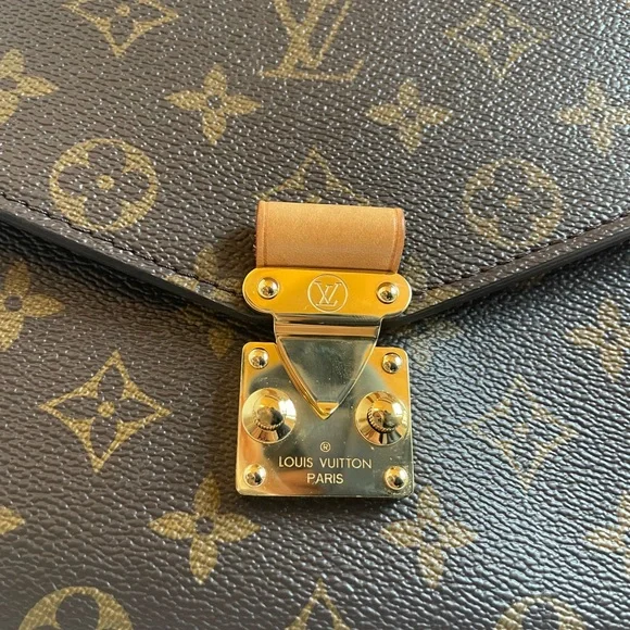 Louis Vuitton Pochette Métis Crossbody Bag - Picture 13 of 15